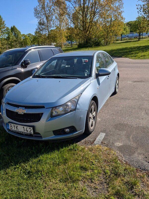 Blå Begagnad 2010 Chevrolet Cruze Sedan | 13 000 kr (Superpris) - Bild 1/3