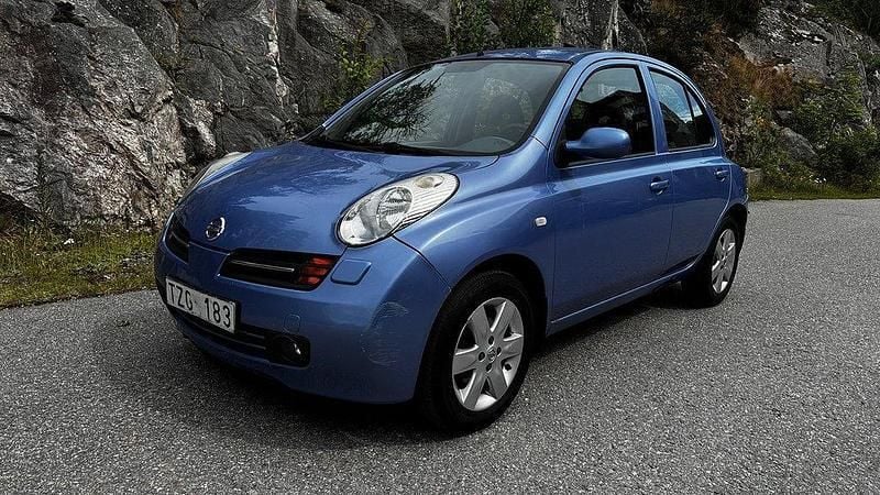 Ljusblå Begagnad 2002 Nissan Micra Halvkombi | 20 900 kr (Marknadspris) - Bild 1/4