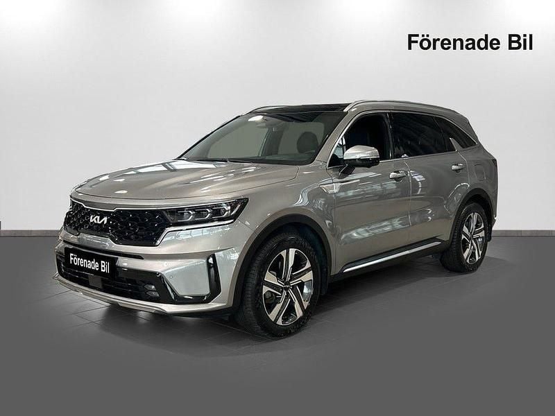Grå Begagnad 2023 Kia Sorento Advance SUV | 469 000 kr (Marknadspris) - Bild 1/4