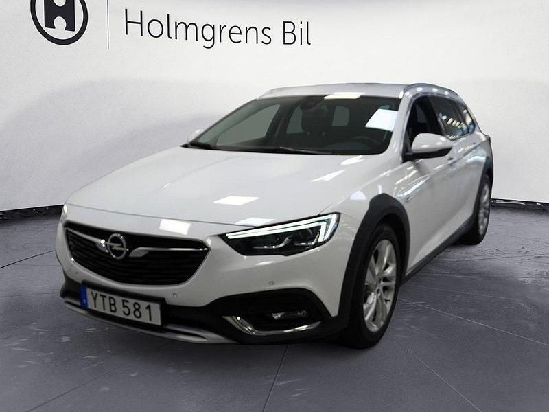 Vit Begagnad 2017 Opel Insignia Business Kombi | 244 800 kr (Marknadspris) - Bild 1/4