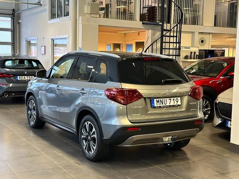 Begagnad Suzuki Vitara 140 HK (102 kW) 2018 Mörkgrå SUV