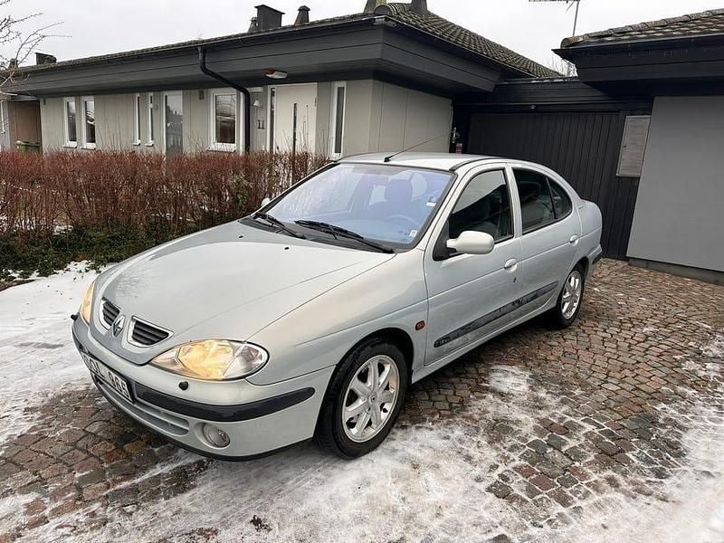 Begagnad Renault Mégane 107 HK (78 kW) 2001