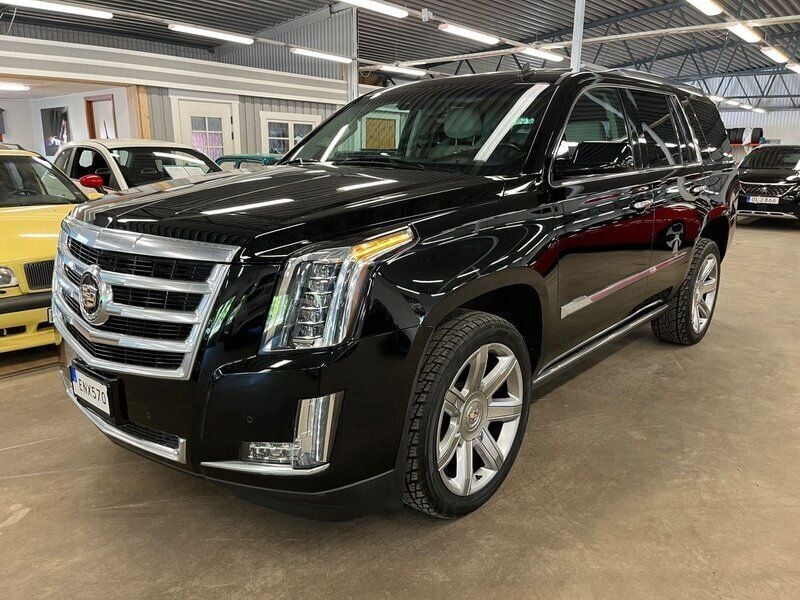 Svart Begagnad 2015 Cadillac Escalade SUV | 499 900 kr (Dyr) - Bild 1/4