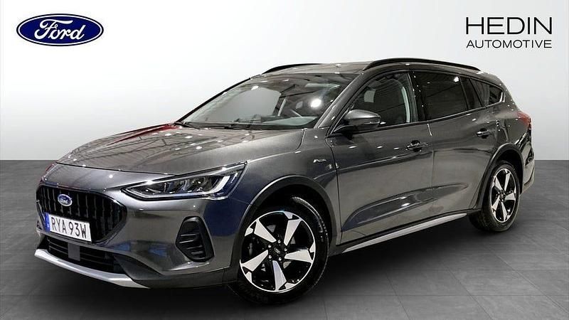 Grå Begagnad 2023 Ford Focus Active Kombi | 219 900 kr (Marknadspris) - Bild 1/4