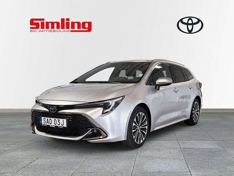 Silver Begagnad 2023 Toyota Corolla Style Kombi | 334 900 kr (Lite dyr) - Bild 1/4
