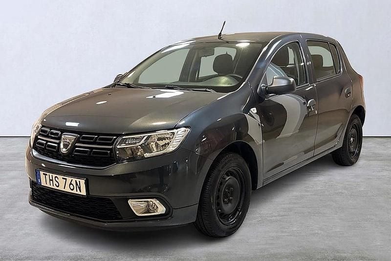 Mörkgrå Begagnad 2019 Dacia Sandero Halvkombi | 104 900 kr (Dyr) - Bild 1/4