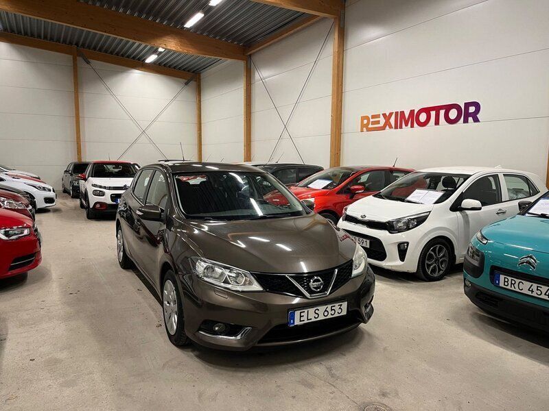 Brun Begagnad 2015 Nissan Pulsar Halvkombi | 84 900 kr (Marknadspris) - Bild 1/4