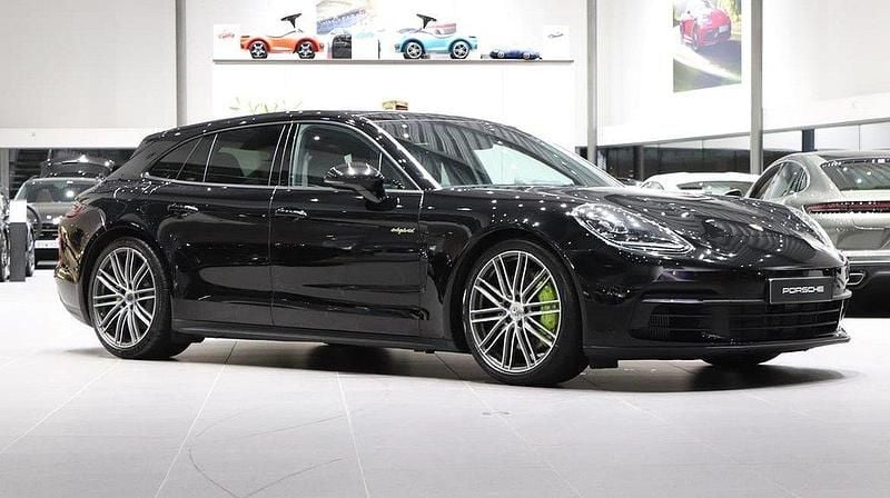 Svart Begagnad 2020 Porsche Panamera 4 Sport Turismo Sedan | 649 000 kr - Bild 1/4