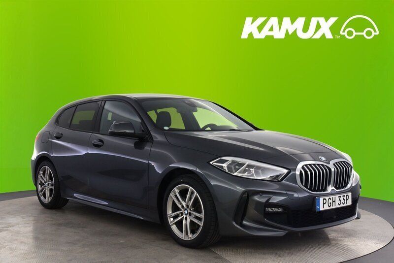 Grå Begagnad 2020 BMW 118 M Sport Halvkombi | 239 800 kr (Marknadspris) - Bild 1/3