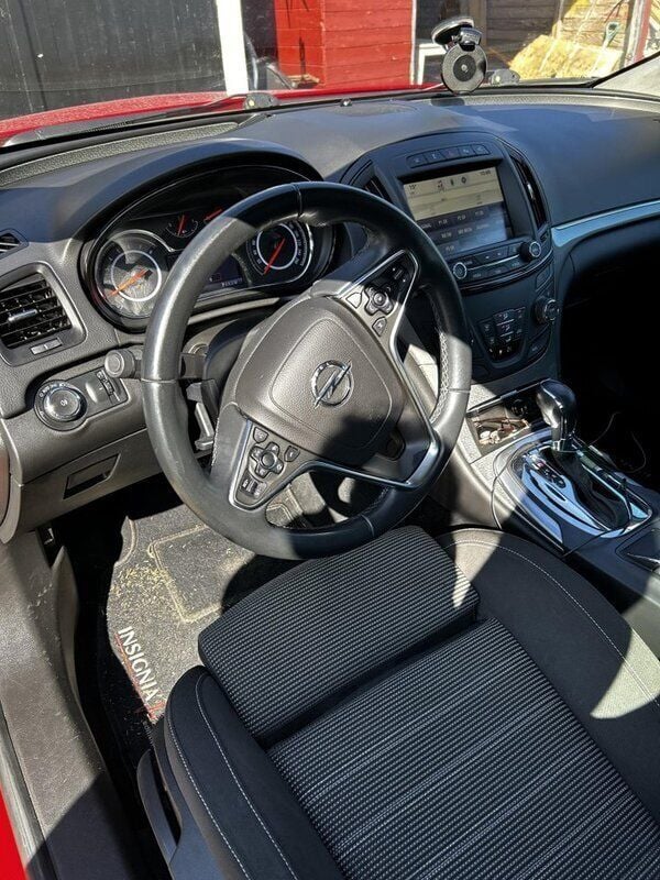 Röd Begagnad 2014 Opel Insignia Edition Kombi | 80 000 kr (Marknadspris) - Bild 1/4