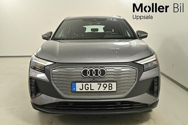 Begagnad Audi Q4 e-tron Proline 150 kW (204 HK) 2023 Grå SUV