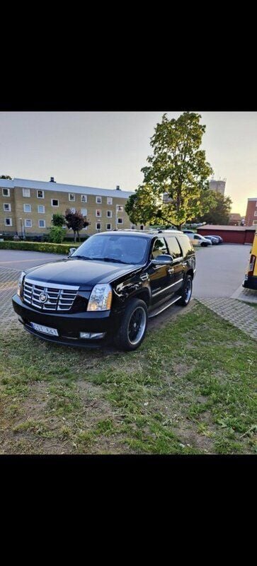 Svart Begagnad 2007 Cadillac Escalade SUV | 195 000 kr - Bild 1/4