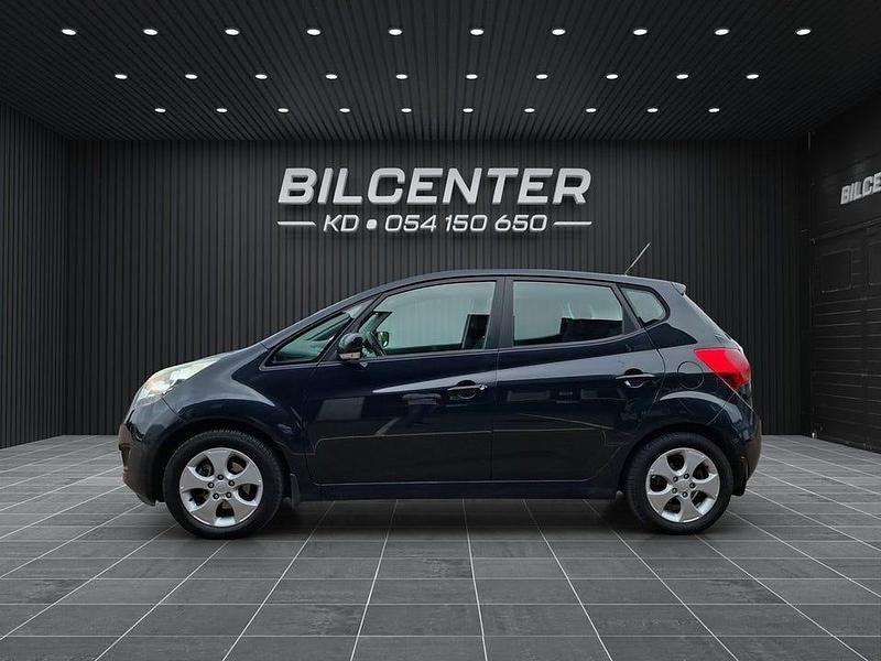 Begagnad Kia Venga Comfort 90 HK (66 kW) 2010 Svart Halvkombi