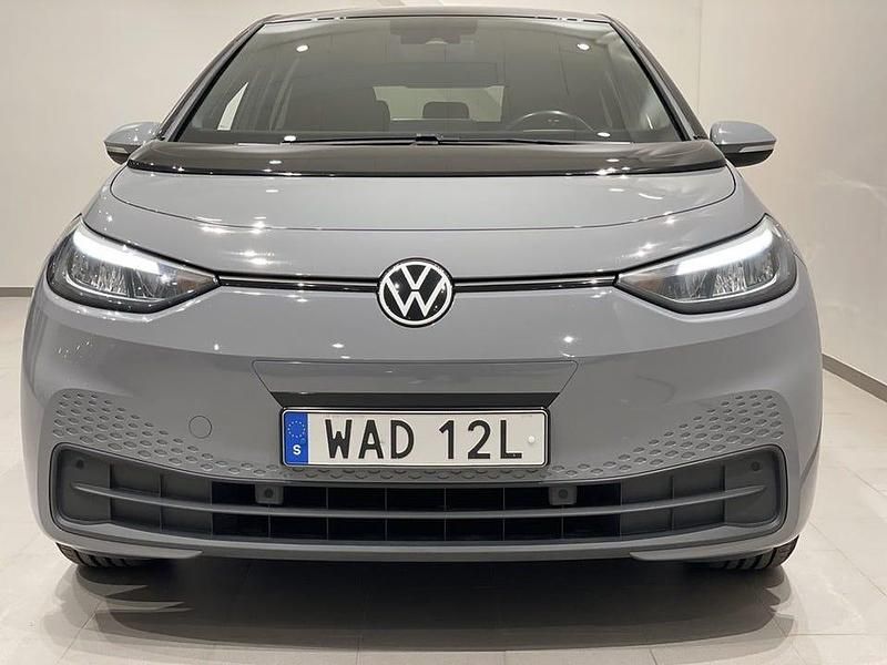 Begagnad VW ID.3 Pro Performance 150 kW (204 HK) 2023 Moonstone grey black Halvkombi