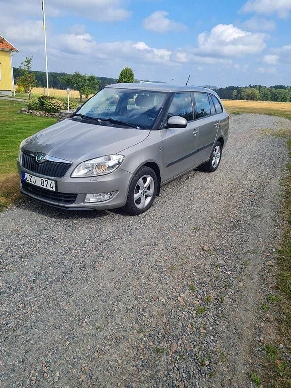 Brun Begagnad 2012 Skoda Fabia Elegance Kombi | 40 000 kr (Bra pris) - Bild 1/1