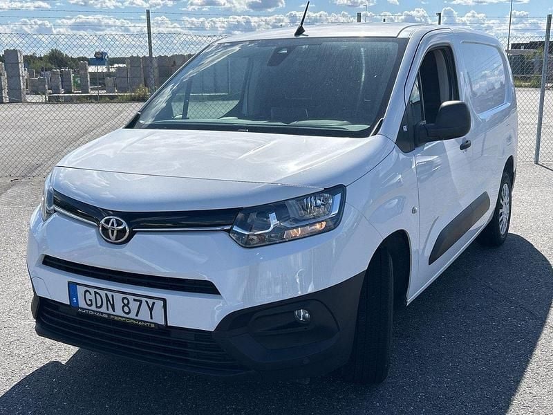 Vit Begagnad 2021 Toyota Proace City Van | 105 000 kr - Bild 1/4