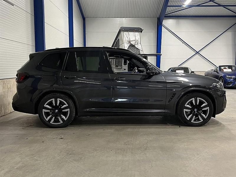 Begagnad BMW iX3 M Sport 210 kW (286 HK) 2022 Grå SUV