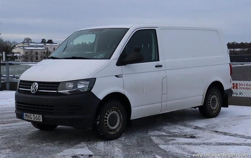 Vit Begagnad 2016 VW T6 S Van | 98 900 kr (Marknadspris) - Bild 1/4