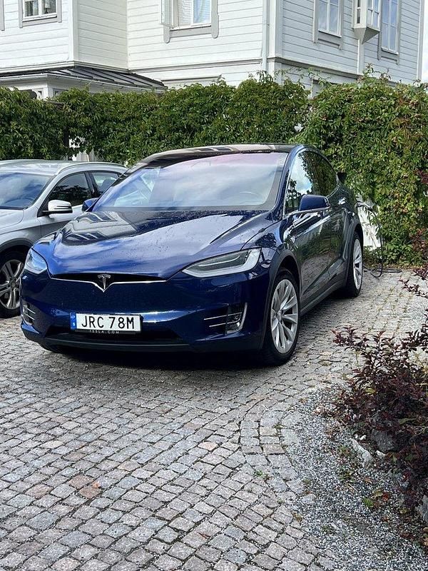 Blå Begagnad 2020 Tesla Model X Long Range SUV | 510 000 kr (Lite dyr) - Bild 1/1