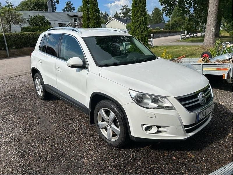 Begagnad 2011 VW Tiguan Sportline SUV | 62 900 kr (Bra pris) - Bild 1/4