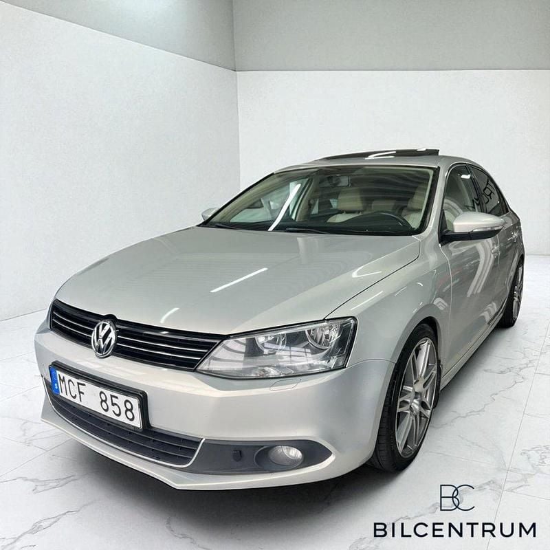 Ljusbrun (brun) Begagnad 2012 VW Jetta GT Sedan | 79 900 kr (Marknadspris) - Bild 1/4