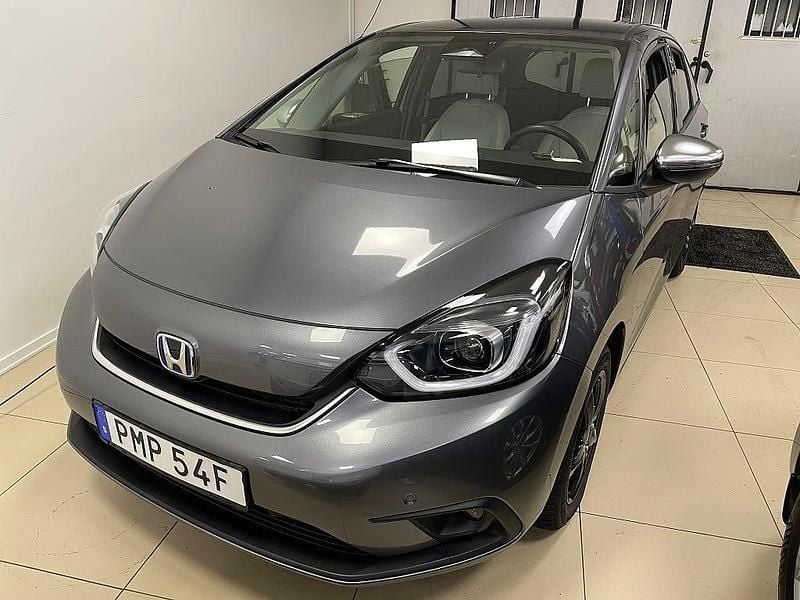 Grå Begagnad 2022 Honda Jazz Executive Halvkombi | 212 900 kr (Bra pris) - Bild 1/4