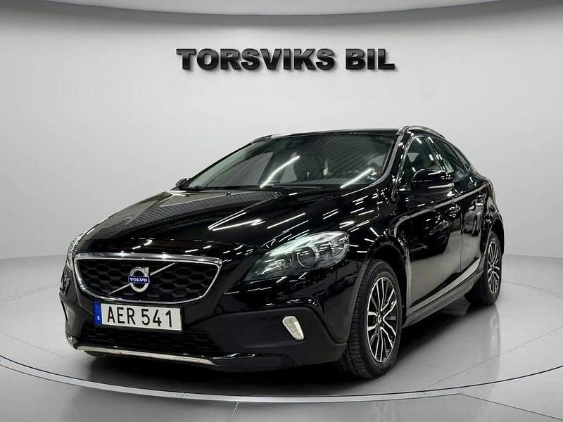 Begagnad Volvo V40 CC Summum 150 HK (110 kW) 2015 Svart Kombi