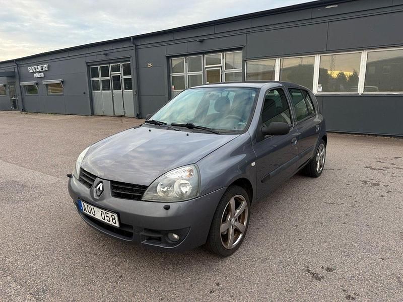 Blå Begagnad 2007 Renault Clio R.S. Halvkombi | 24 900 kr (Marknadspris) - Bild 1/4