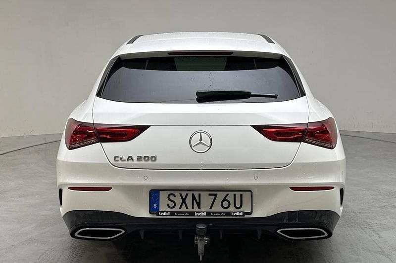 Vit Begagnad 2020 Mercedes CLA200 Shooting Brake AMG Kombi | 289 900 kr (Marknadspris) - Bild 1/4
