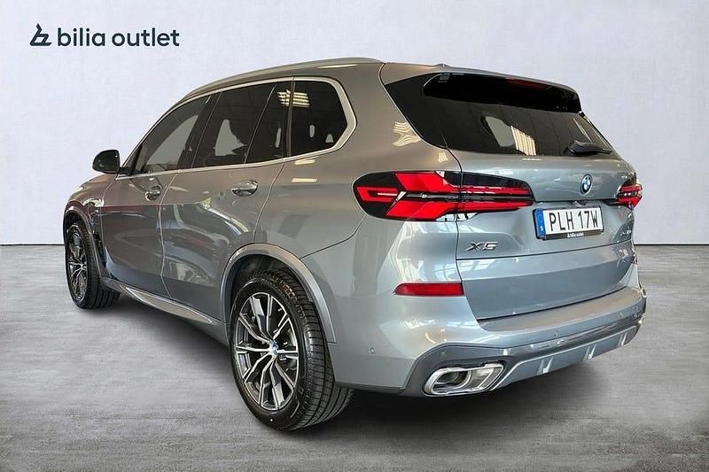 Begagnad BMW X5 M Sport 490 HK (360 kW) 2025 Grå metallic SUV