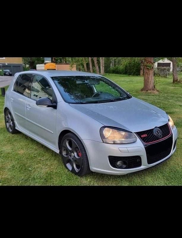 Silver Begagnad 2005 VW Golf IV GTI Halvkombi | 40 000 kr (Lite dyr) - Bild 1/4