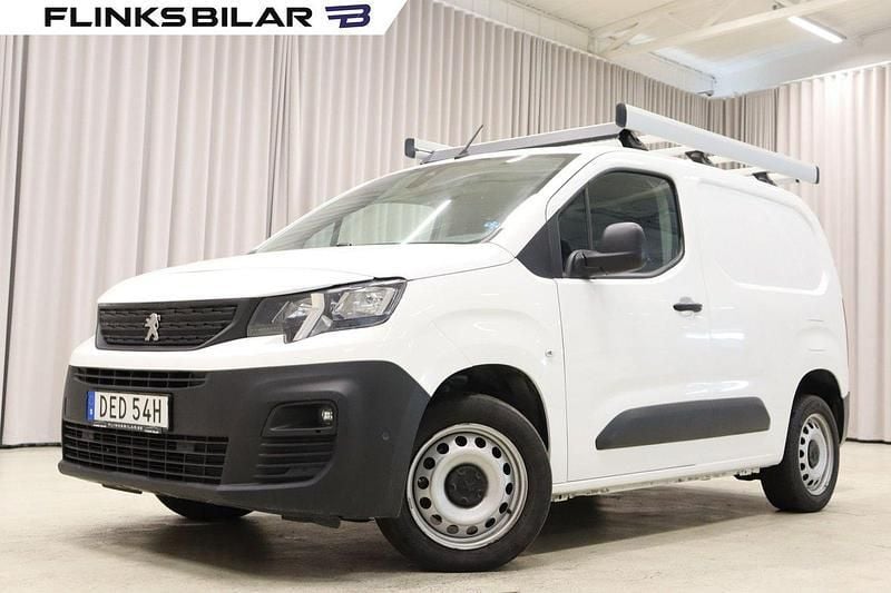 Vit Begagnad 2021 Peugeot Partner Minibuss | 149 900 kr (Superpris) - Bild 1/4