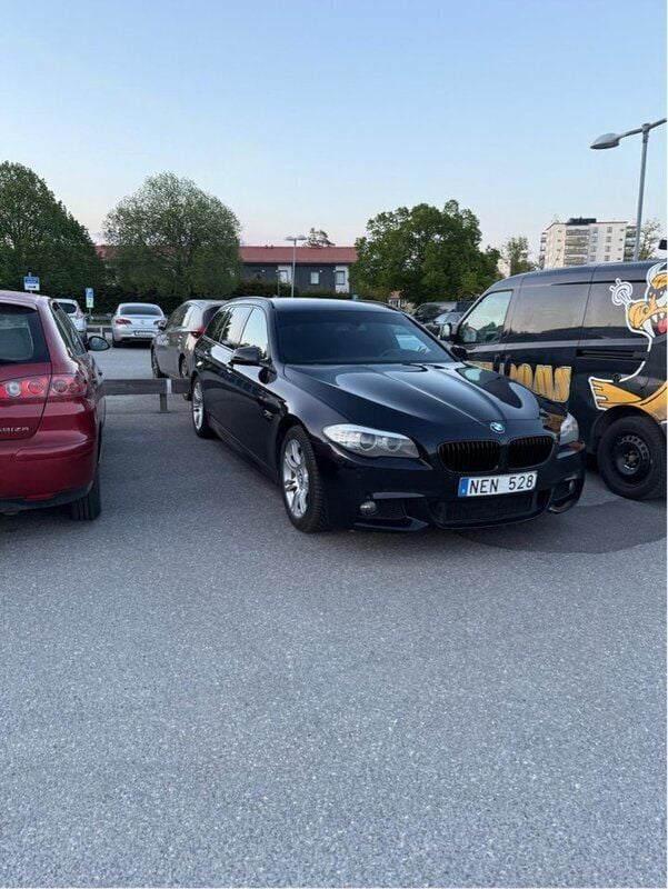 Svart Begagnad 2013 BMW 525 M Sport Kombi | 108 000 kr (Bra pris) - Bild 1/3