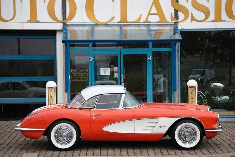 Begagnad Chevrolet Corvette C1 1958 Röd/vit Cab