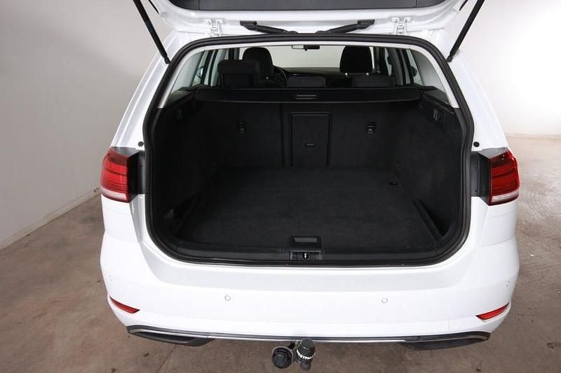 Begagnad VW Golf VII GT 150 HK (110 kW) 2020 Vit Kombi