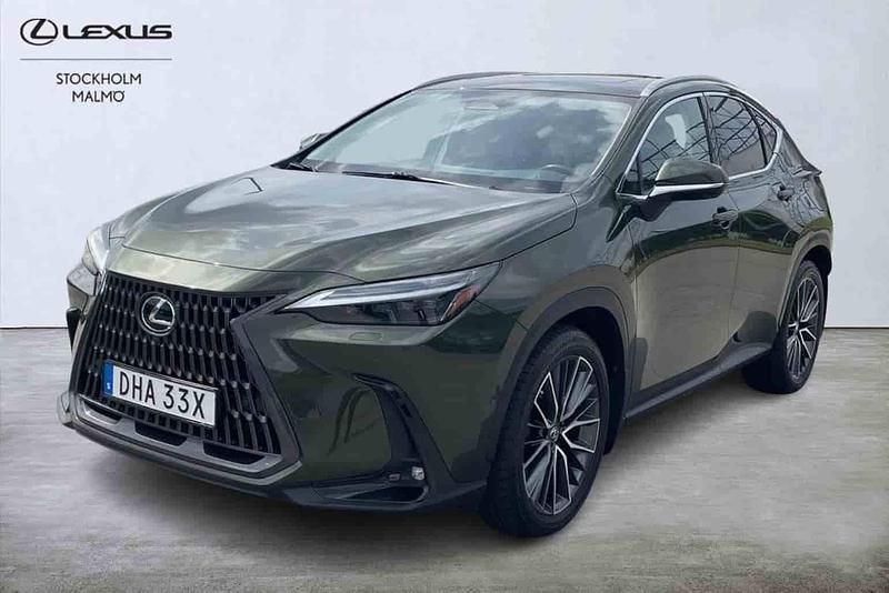 Grön Begagnad 2022 Lexus NX450h+ SUV | 589 000 kr - Bild 1/1