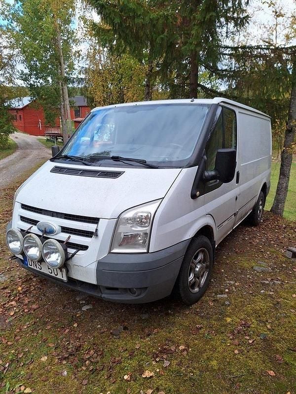 Vit Begagnad 2009 Ford Transit T260 Minibuss | 29 900 kr (Marknadspris) - Bild 1/4