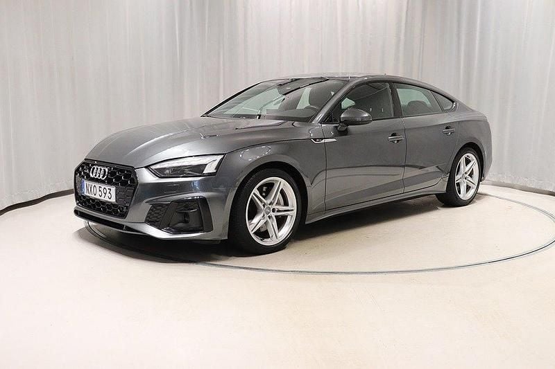 Begagnad 2021 Audi A5 Sportback S-Line | 368 800 kr (Superpris) - Bild 1/4