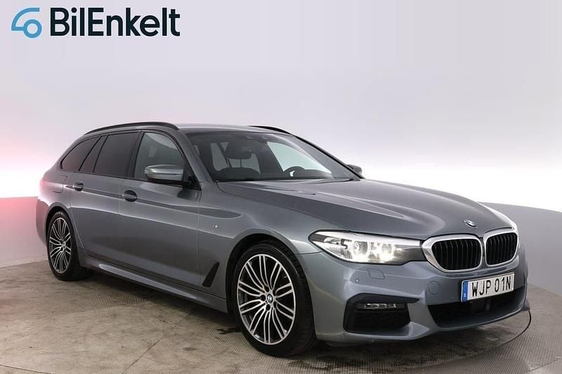 Blå Begagnad 2020 BMW 520 M Sport Kombi | 318 900 kr (Bra pris) - Bild 1/4