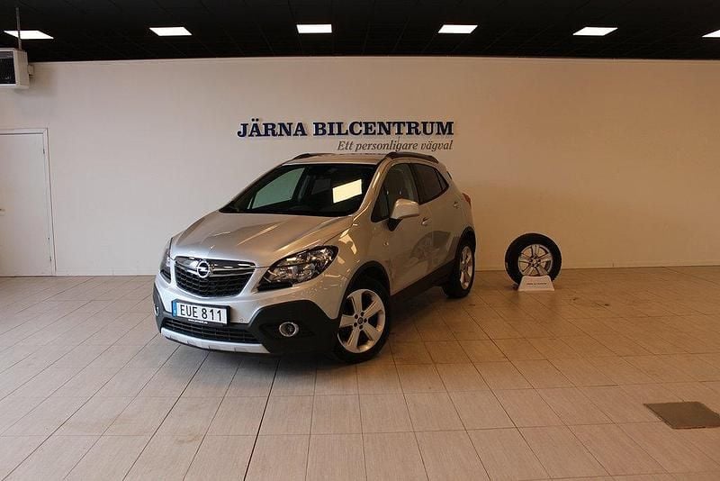 Grå Begagnad 2014 Opel Mokka SUV | 79 900 kr (Marknadspris) - Bild 1/4