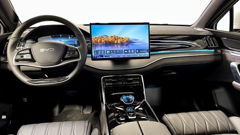 Begagnad BYD Tang 380 kW (517 HK) 2024 Vit (white) SUV