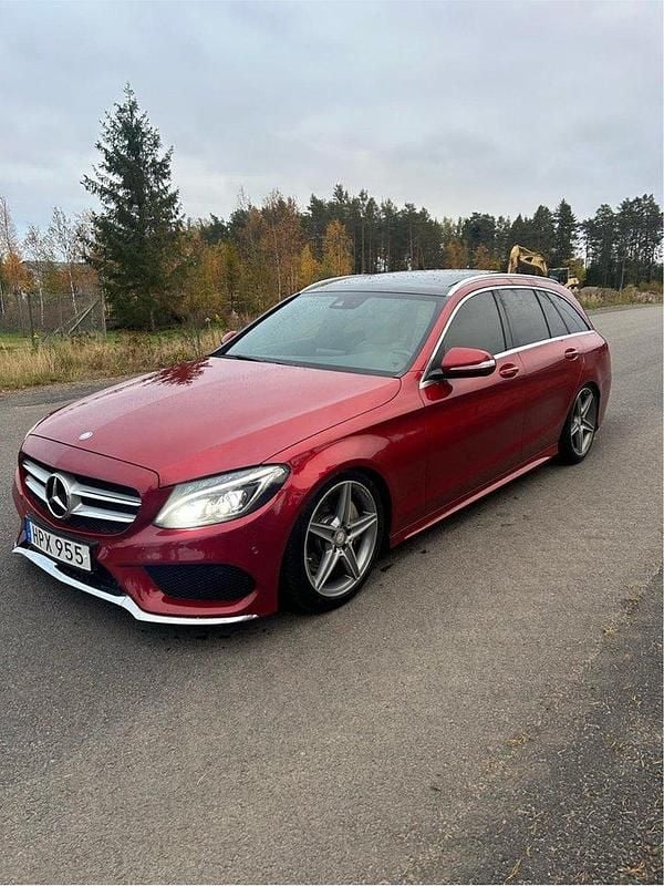 Röd Begagnad 2016 Mercedes C250 AMG Kombi | 164 000 kr (Marknadspris) - Bild 1/4