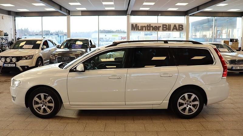 Begagnad Volvo V70 Momentum 150 HK (110 kW) 2016 Vit Kombi