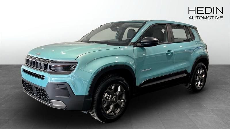 Blå (blue) Ny 2024 Jeep Avenger Longitude SUV | 338 800 kr (Marknadspris) - Bild 1/4