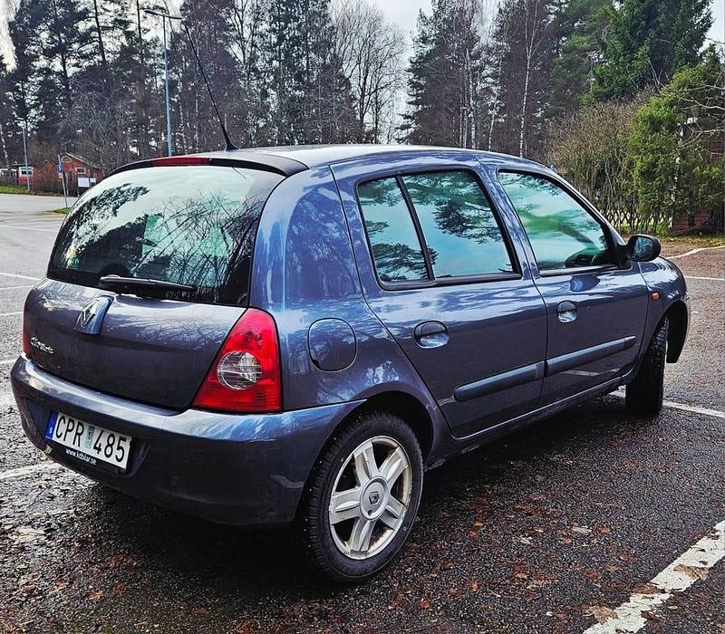 Begagnad Renault Clio R.S. 75 HK (55 kW) 2008 Halvkombi
