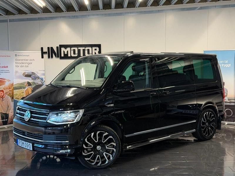 Svart Begagnad 2016 VW Multivan Highline Minibuss | 329 900 kr (Marknadspris) - Bild 1/4