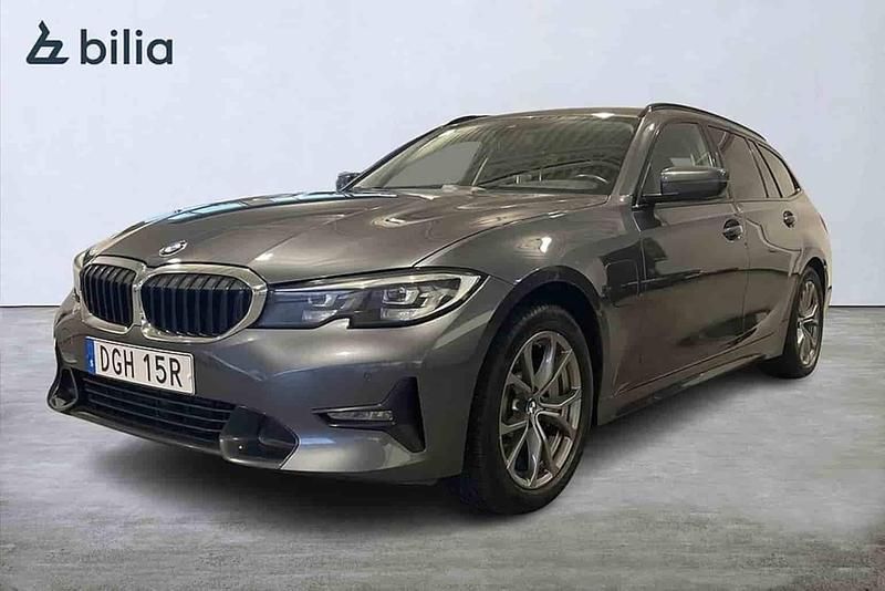 Grå Begagnad 2021 BMW 330e Kombi | 264 900 kr (Bra pris) - Bild 1/1