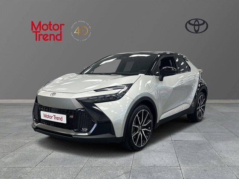 Silver Begagnad 2023 Toyota C-HR Edition SUV | 409 000 kr (Bra pris) - Bild 1/4