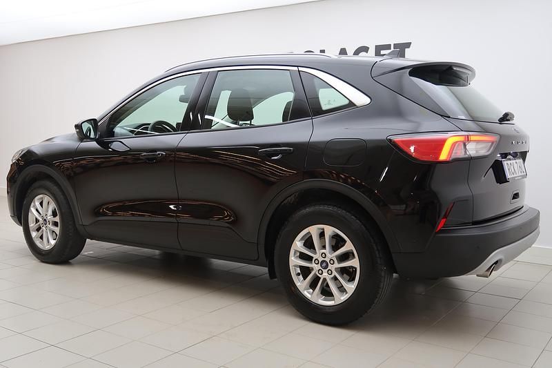 Begagnad Ford Kuga Titanium 151 HK (111 kW) 2022 Svart SUV