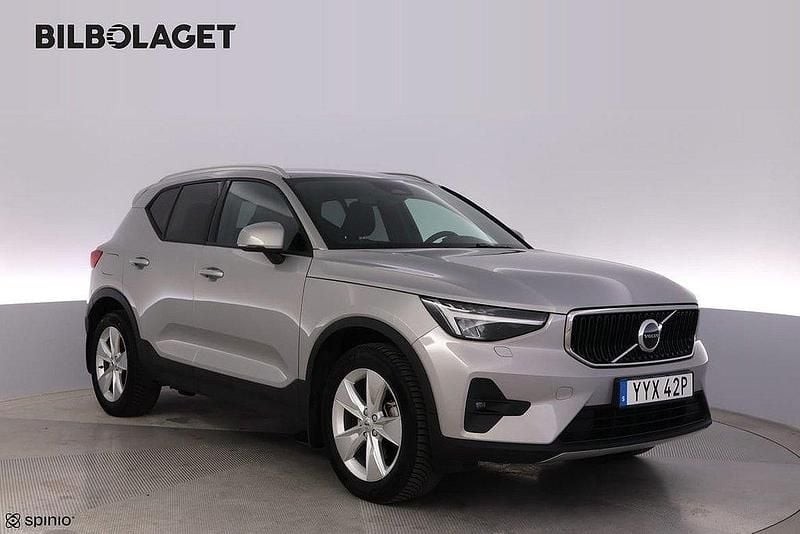 Silver Begagnad 2024 Volvo XC40 Core SUV | 344 800 kr (Marknadspris) - Bild 1/4